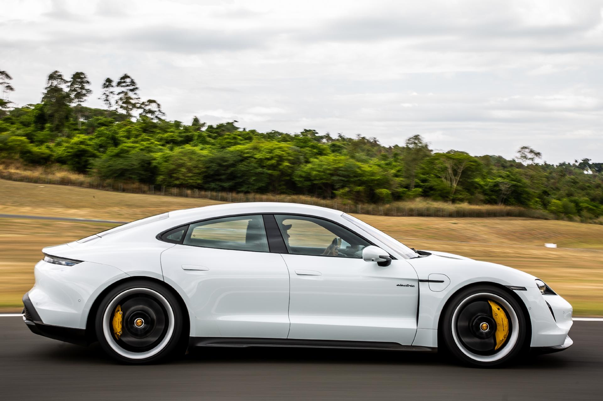 Porsche Taycan Turbo S - Divulgação