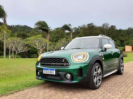 Mini Cooper Countryman: duas versões híbridas plug-in no meio da gama.