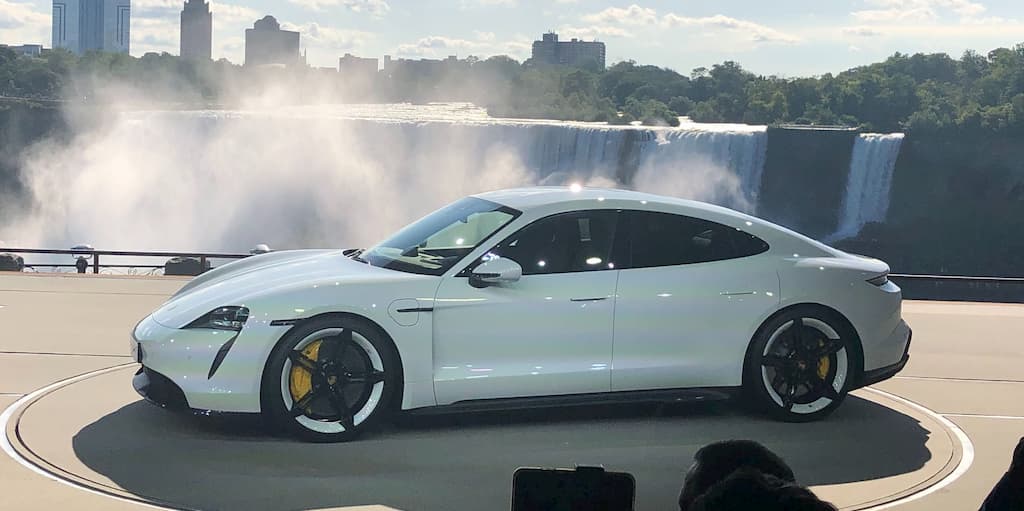 Porsche vende mais de 20.000 carros elétricos Taycan