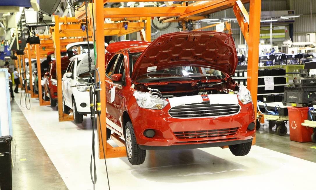 Linha de produção do Ford Ka na fábrica da marca em Camaçari, na Bahia Foto: Divulgação / Agência O Globo