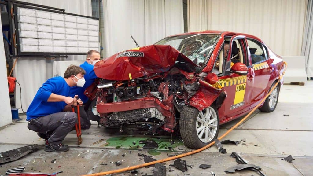 Carro elétrico chinês fracassa em teste de colisão na Alemanha 