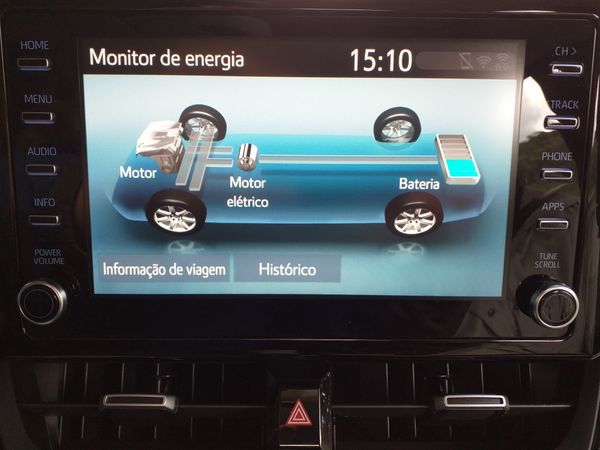 De fácil utilização, o Toyota Play oferece a interface tanto para Android Auto quanto para Apple CarPlay.