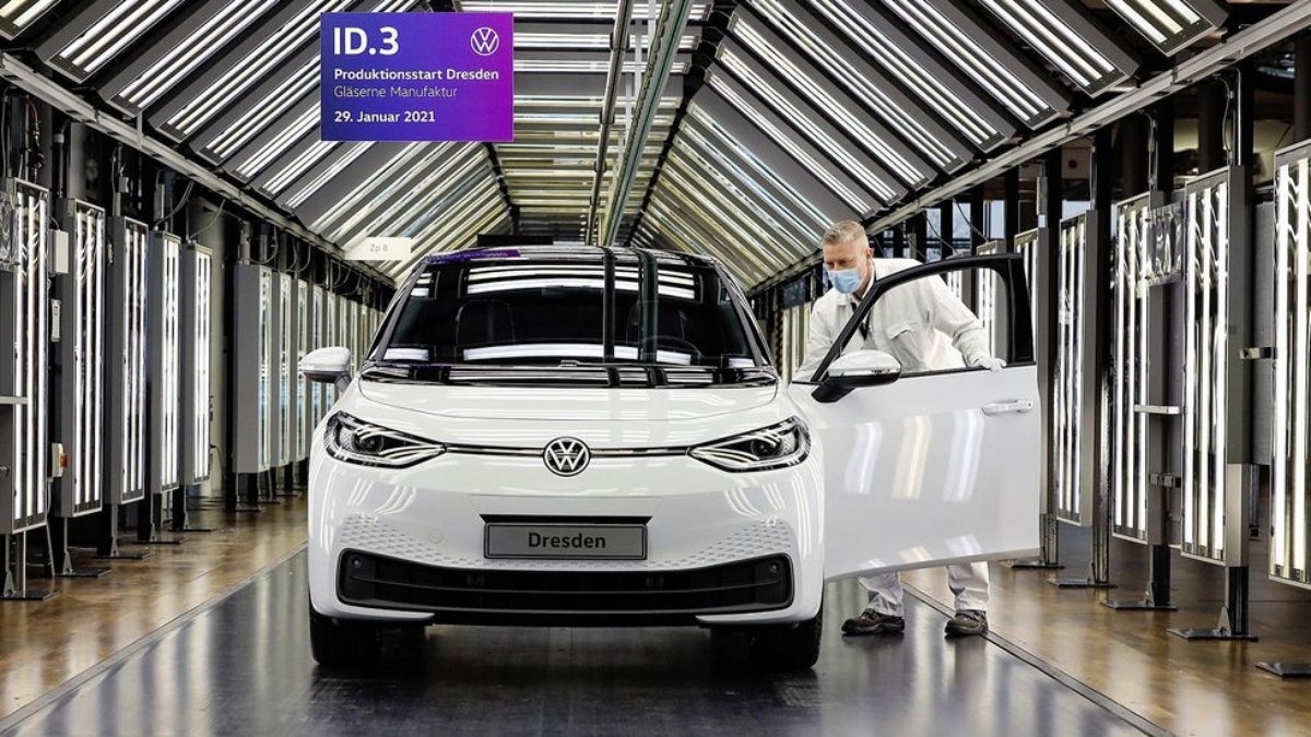 VW inicia produção do elétrico ID.3 em mais uma fabrica na Alemanha | Carros