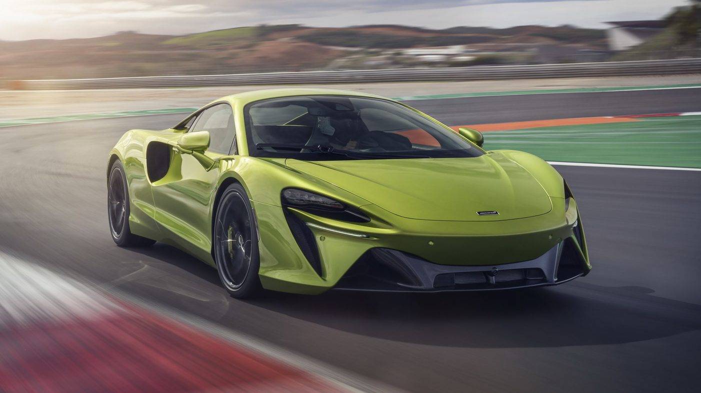 McLaren Artura é superesportivo híbrido de 680 cv sem marcha ré