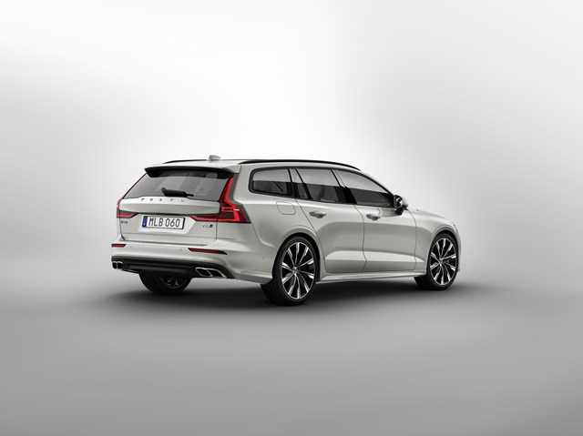 Volvo V60 Recharge T8 hybrid plug-in: potência 390 cv, autonomia em modo elétrico até 57 km, consumo combinado 1.8 litros/100km, emissão CO2 41 a 46 g/km, preço-base € 60 020.