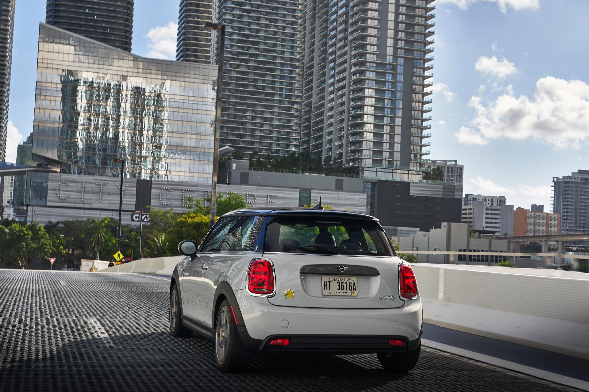 Mini Cooper SE - Divulgação