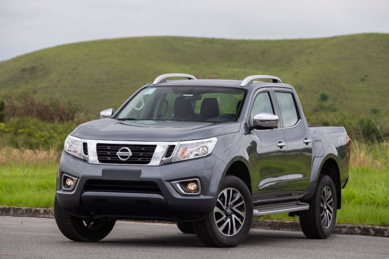 nissan frontier le 2020 frente