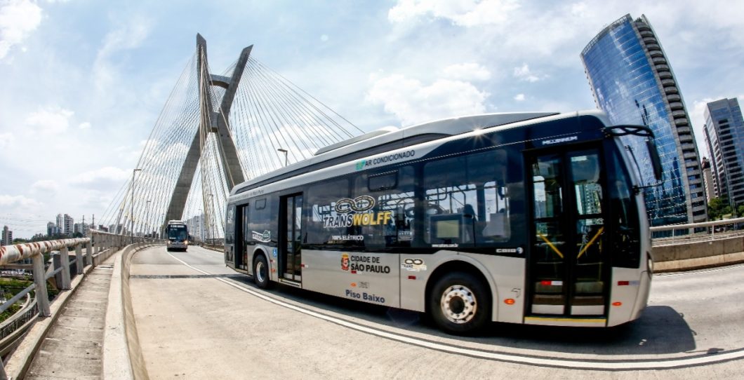 Um dos 18 ônibus elétricos operados pela Transwolff (imagem: divulgação/Transwolff)