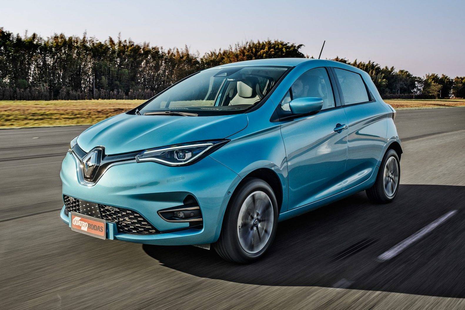 Renault Zoe azul visto 3/4 de frente