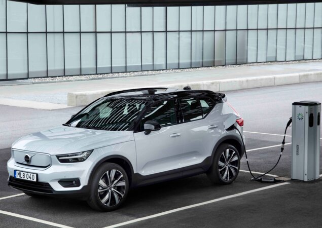 Volvo XC40 - R$ 244.950  