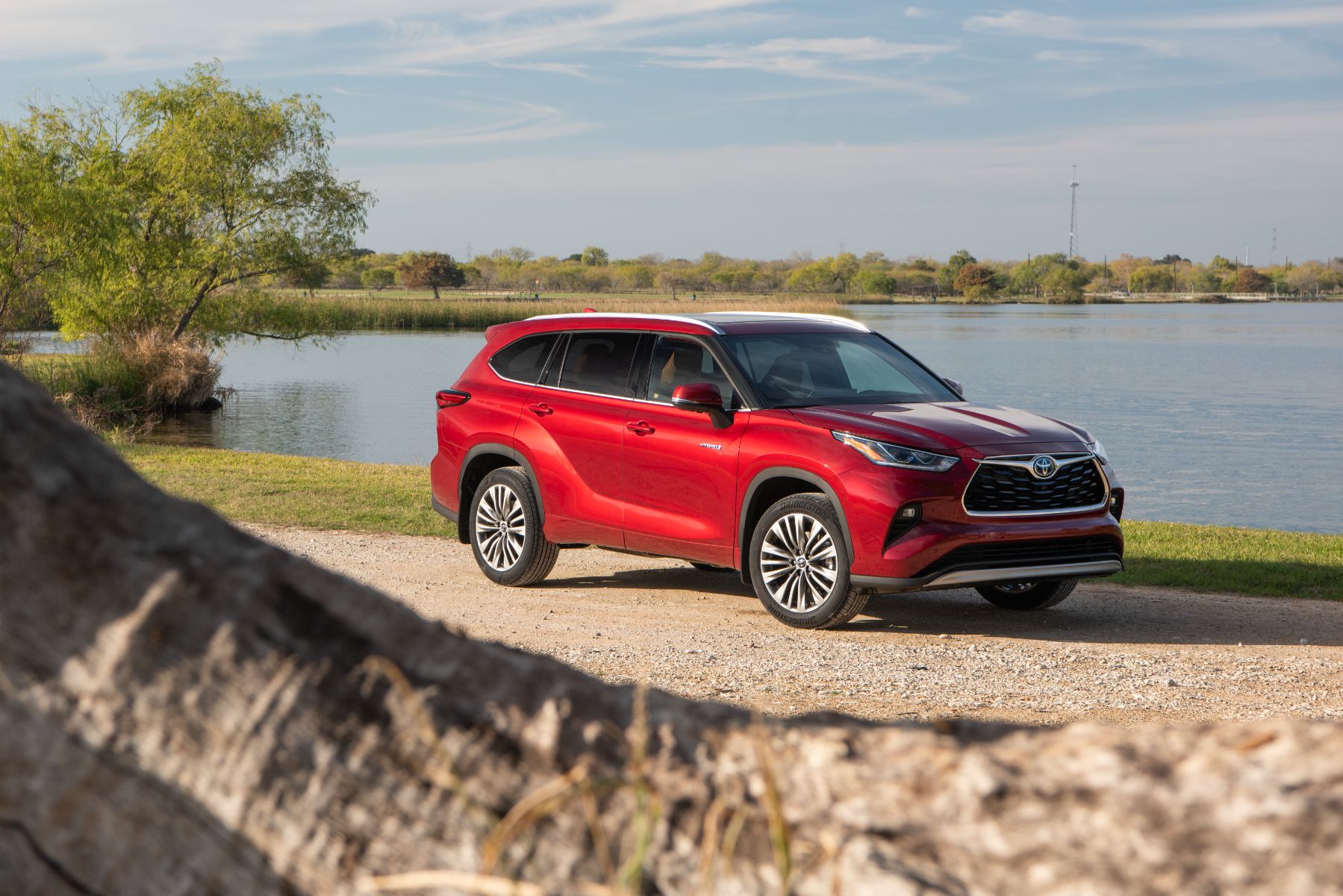 toyota highlander hybrid platinum awd vermelho frente parado