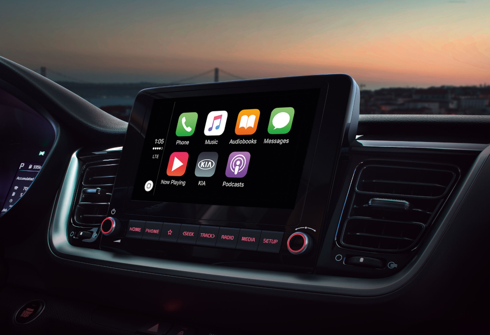 A central multimídia é bastante intuitiva e compatível com CarPlay e Android Auto