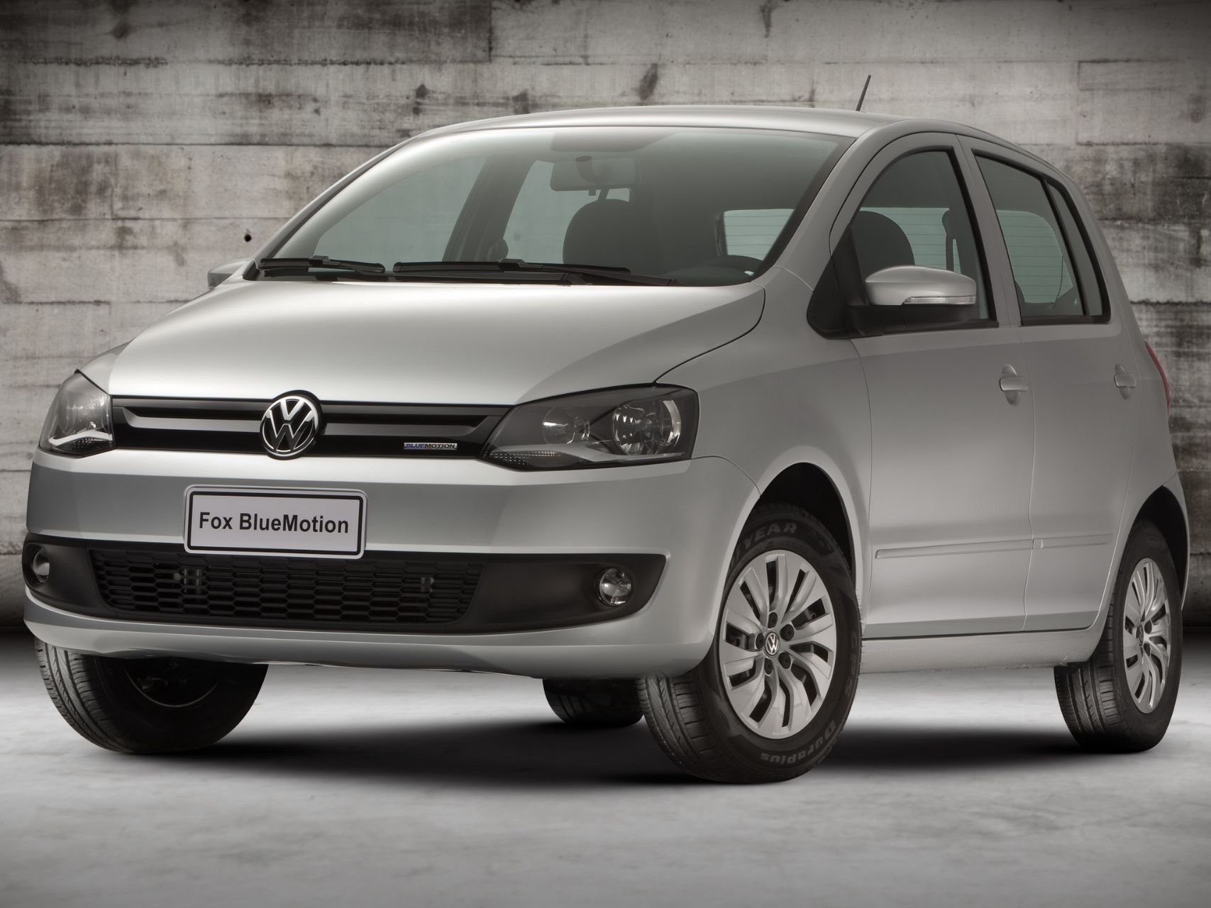 volkswagen fox bluemotion 5 door prata frente