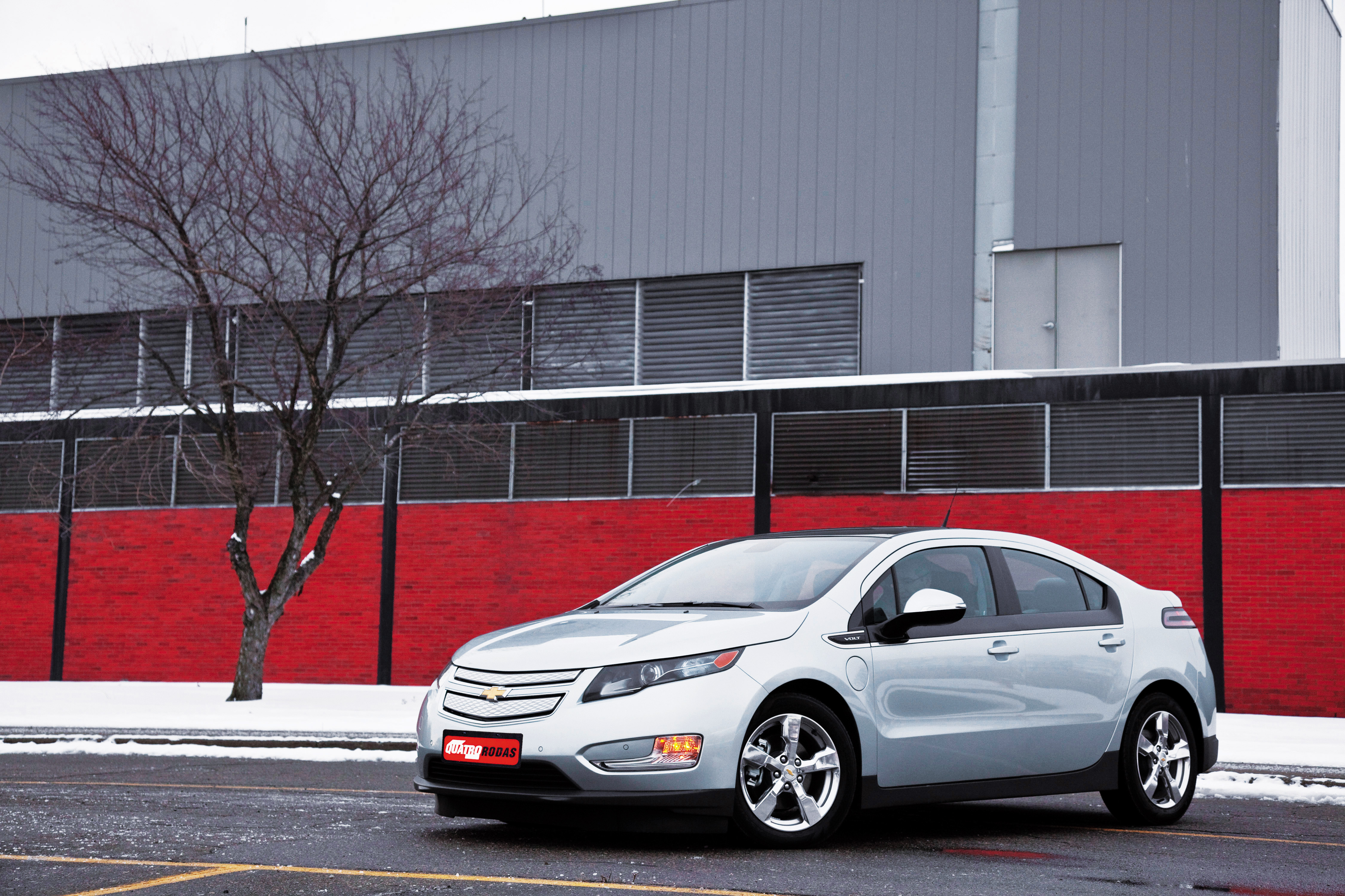 Volt, automóvel elétrico modelo 2010 da Chevrolet, testado pela revista Quatro Rodas.