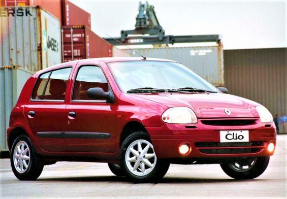 renault clio vermelho