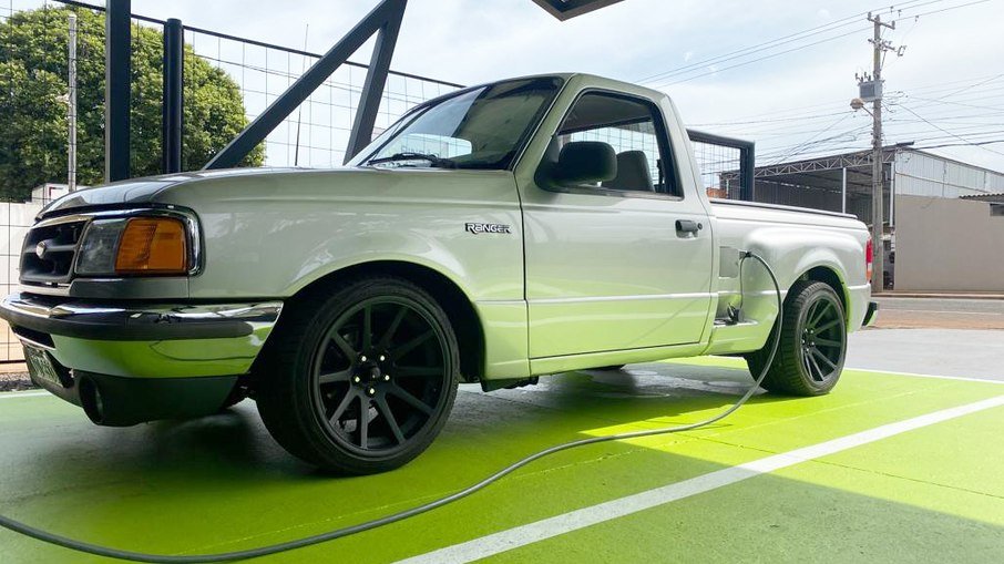 Ford Ranger recebeu investimentos equivalentes a R$ 80 mil para ser convertida para ser 100% elétrica