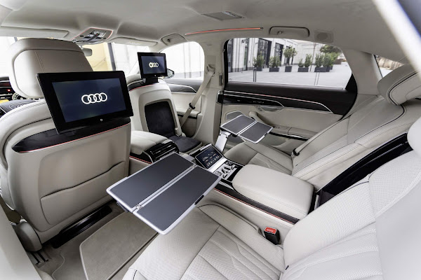 Audi A8L 60 TFSIe 2023