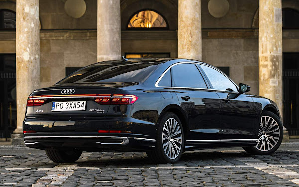 Audi A8L 60 TFSIe 2023