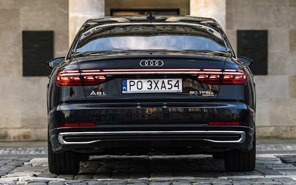 Audi A8L 60 TFSIe 2023