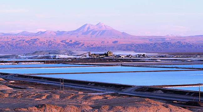 Mineração de lítio da SQM no Atacama, Chile