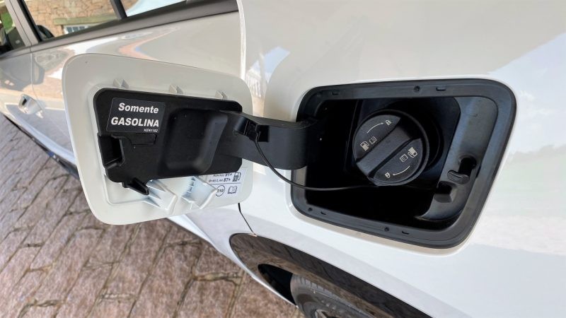 Alerta para uso de gasolina somente