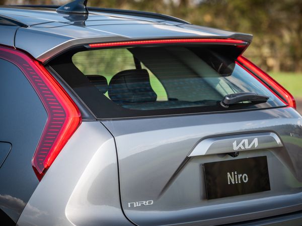 SUV híbrido Kia Niro chega ao Brasil em duas versões de acabamento