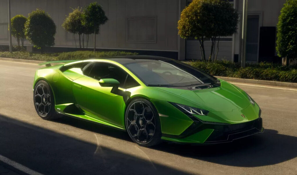 Lamborghini Huracán verde vista de lado. 